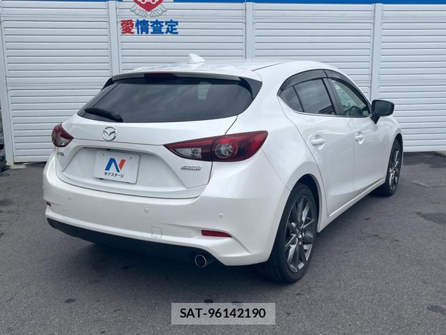 Mazda AXELA SPORT 2016-07 8814743-16