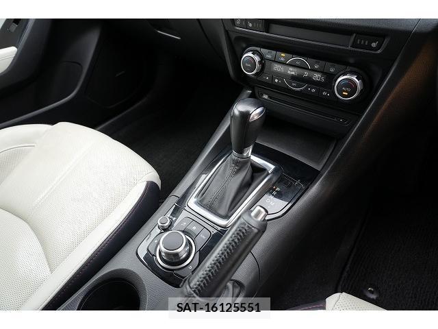 Mazda AXELA SPORT 2017-09 8817280-11