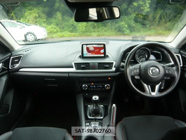 Mazda AXELA SPORT 2014-01 8817714-2