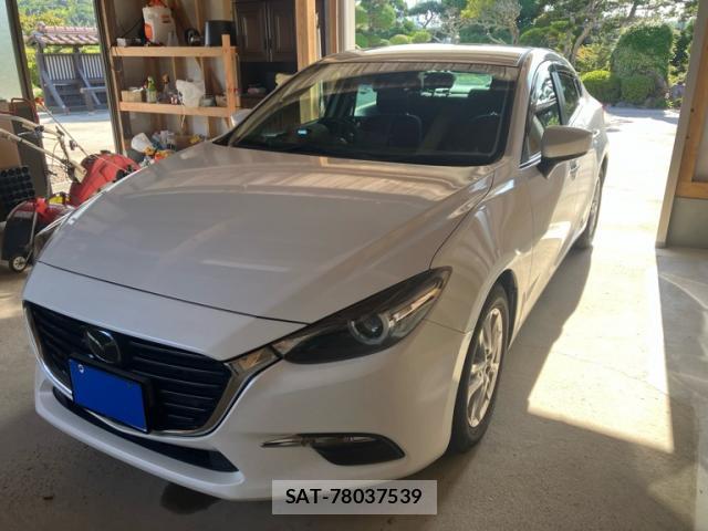 Mazda AXELA 2017-01 8813393-1