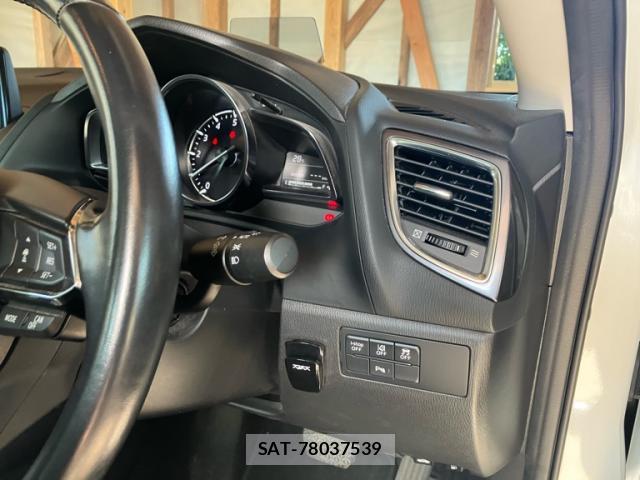 Mazda AXELA 2017-01 8813393-11