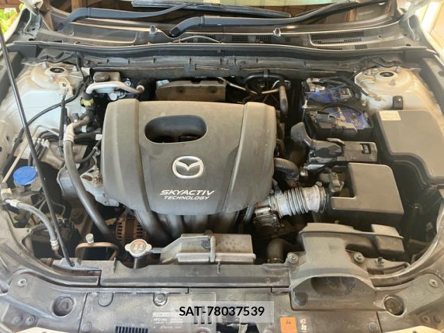 Mazda AXELA 2017-01 8813393-16