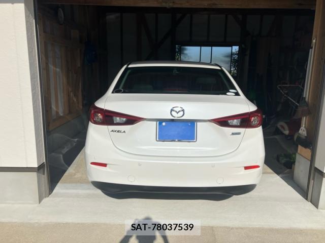 Mazda AXELA 2017-01 8813393-3