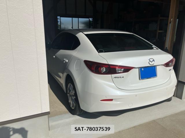 Mazda AXELA 2017-01 8813393-4