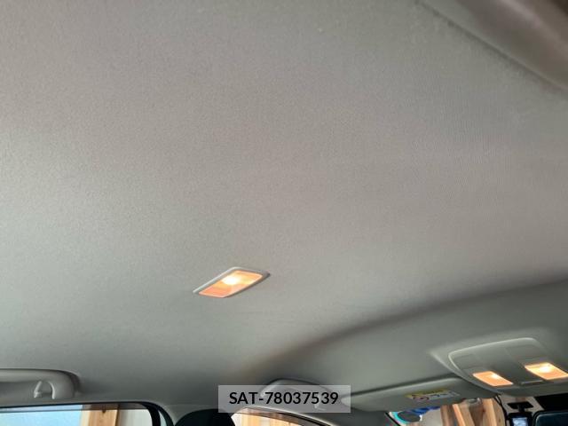 Mazda AXELA 2017-01 8813393-9