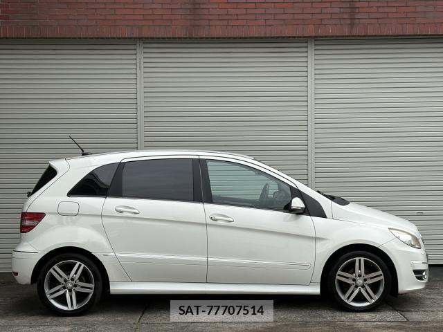 Mercedes Benz B-CLASS 2011-04 8812466-3