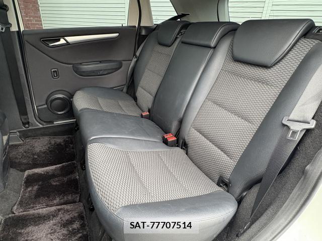 Mercedes Benz B-CLASS 2011-04 8812466-6