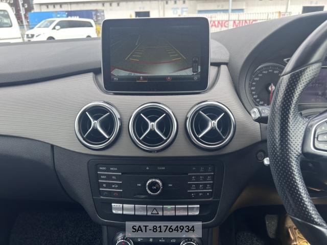 Mercedes Benz B-CLASS 2015-07 8814288-14