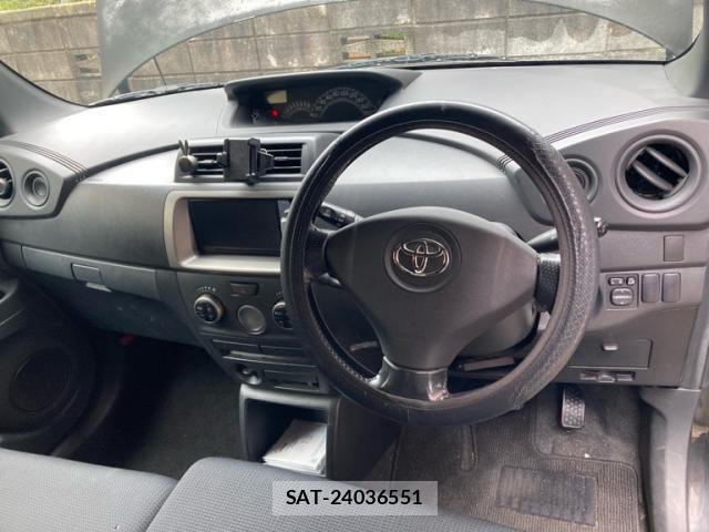 Toyota BB 2011-09 8812445-11