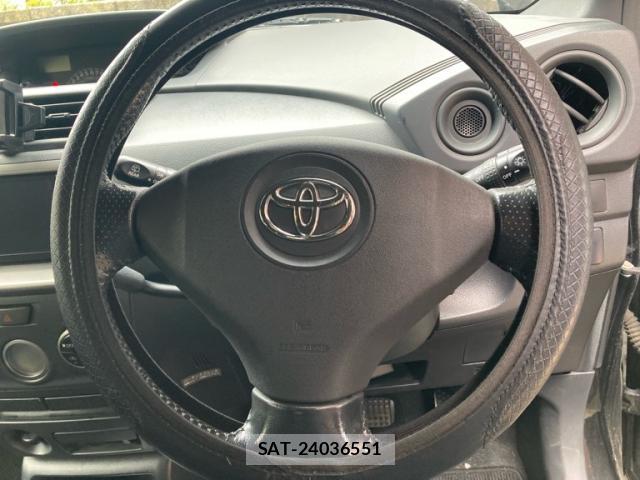 Toyota BB 2011-09 8812445-14