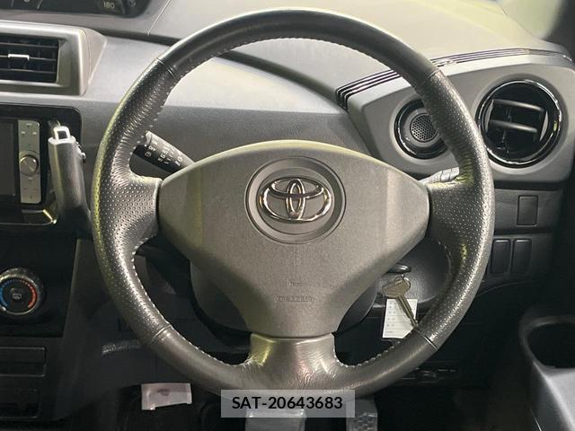 Toyota BB 2011-12 8813090-10