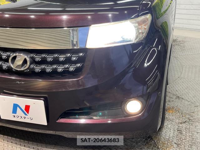 Toyota BB 2011-12 8813090-11