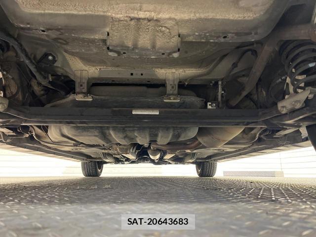 Toyota BB 2011-12 8813090-18
