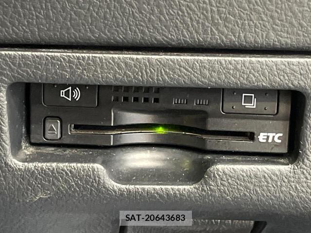 Toyota BB 2011-12 8813090-3