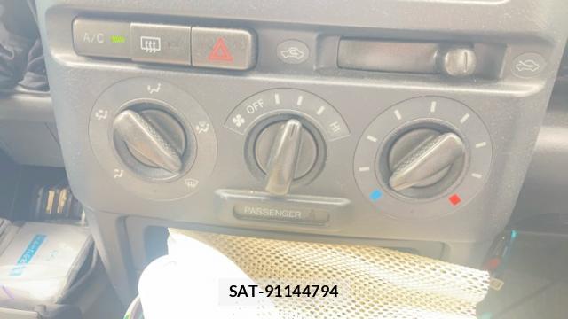 Toyota BB 2001-10 8813569-10