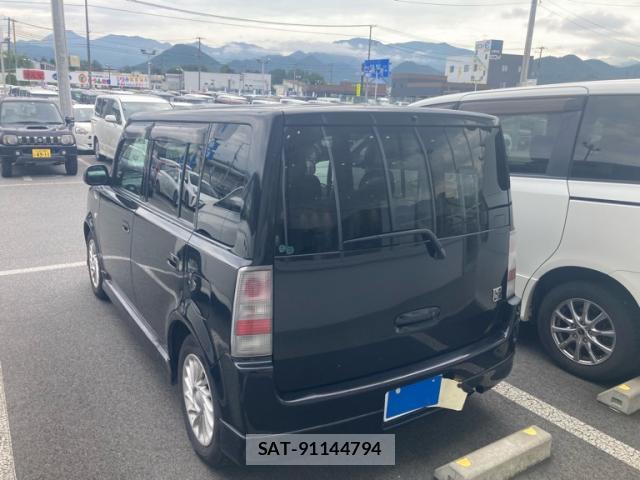 Toyota BB 2001-10 8813569-12