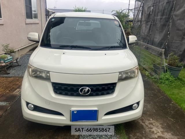 Toyota BB 2012-03 8813848-1