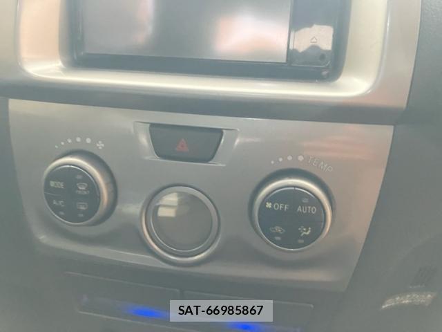 Toyota BB 2012-03 8813848-17