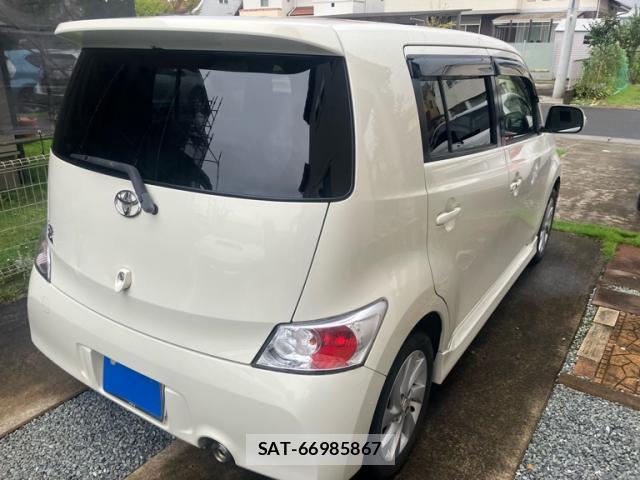 Toyota BB 2012-03 8813848-4