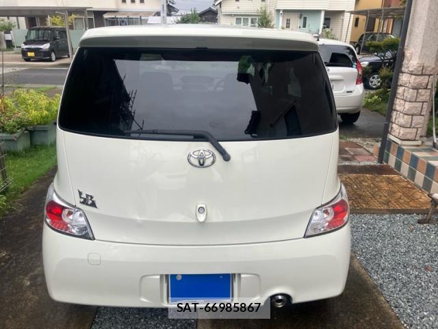 Toyota BB 2012-03 8813848-5