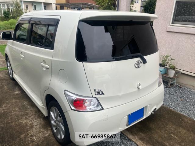 Toyota BB 2012-03 8813848-6