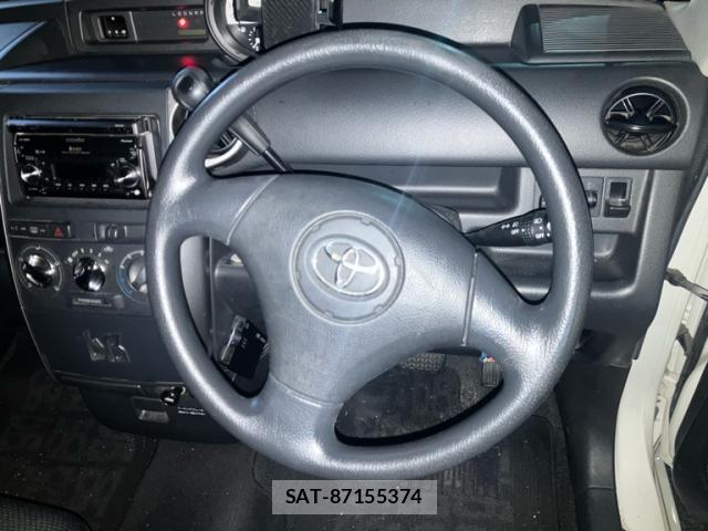 Toyota BB 2005-09 8813905-11