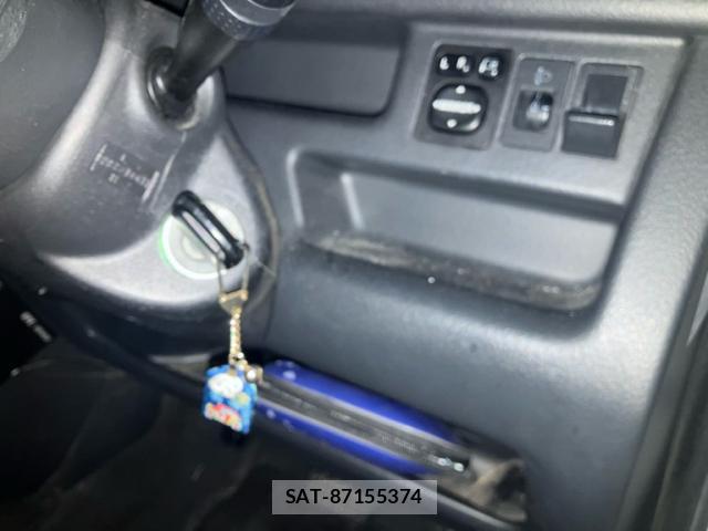 Toyota BB 2005-09 8813905-14