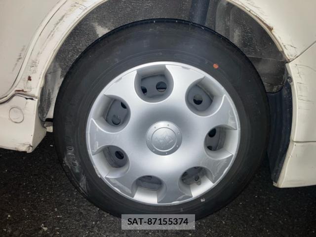 Toyota BB 2005-09 8813905-8