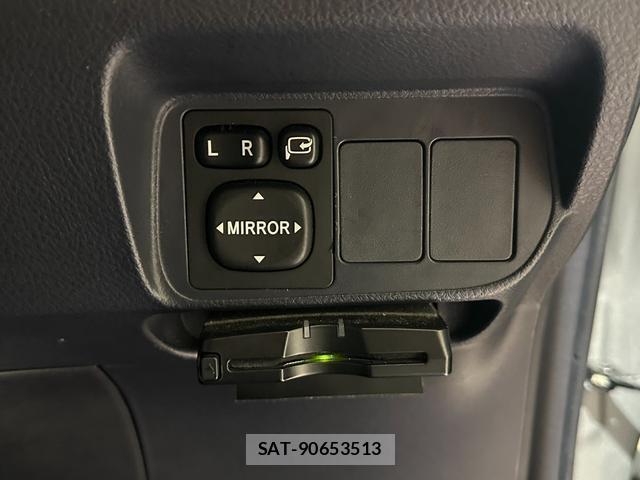 Toyota BLADE 2007-11 8817095-3