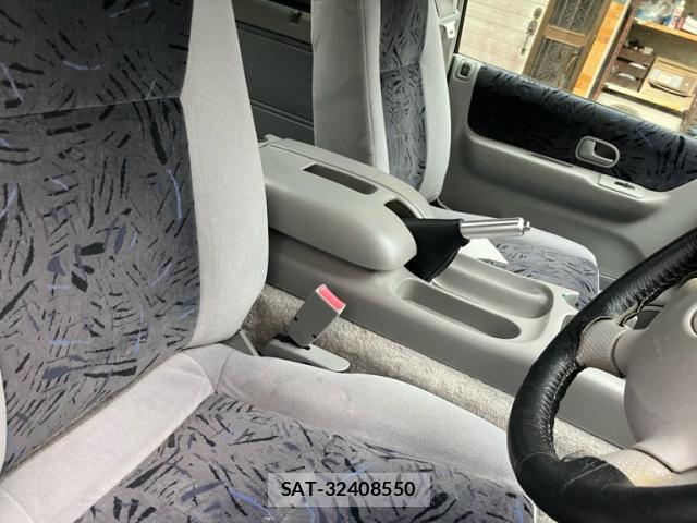 Mazda BONGO FRIENDEE 2002-04 8813351-16