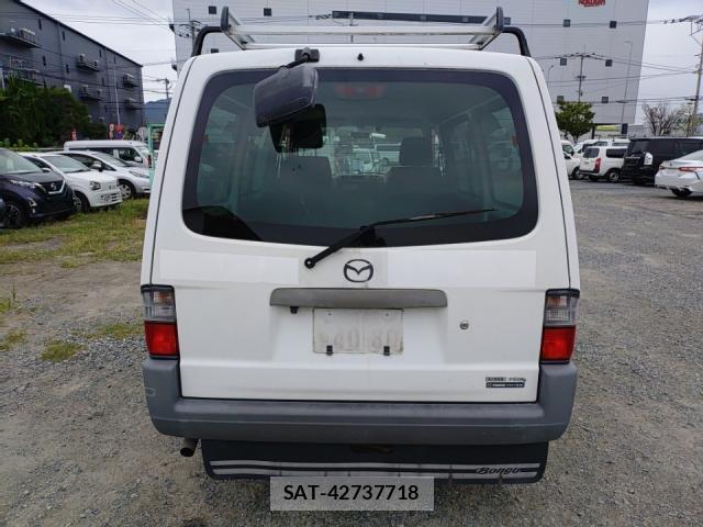 Mazda BONGO VAN 2014-08 8813806-3