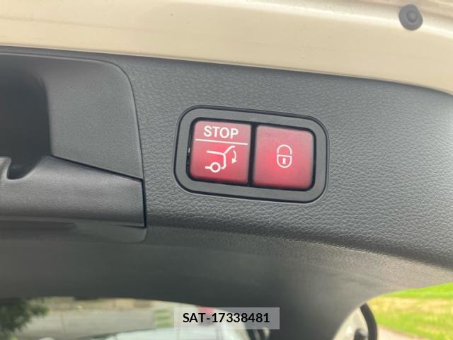 Mercedes Benz C-CLASS 2018-02 8813633-3