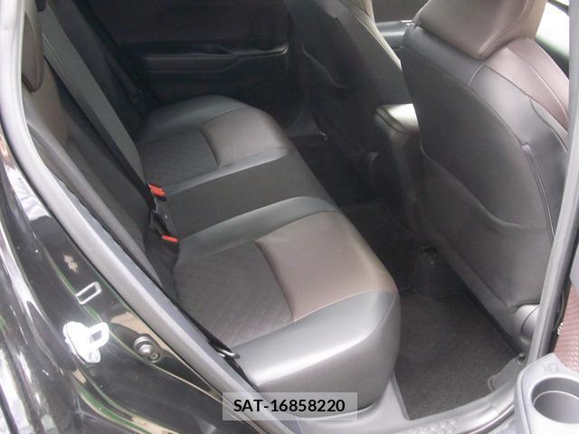Toyota C-HR 2017-03 8812500-11