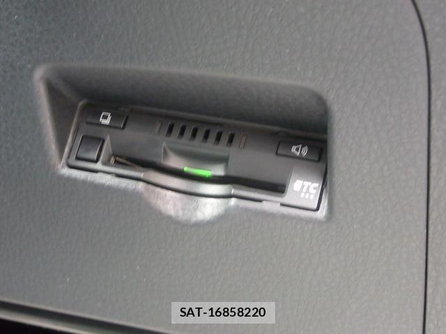 Toyota C-HR 2017-03 8812500-12