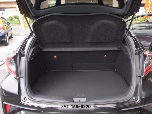 Toyota C-HR 2017-03 8812500-15