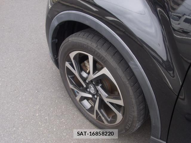 Toyota C-HR 2017-03 8812500-18