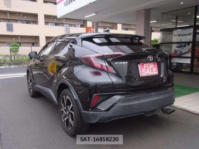 Toyota C-HR 2017-03 8812500-2