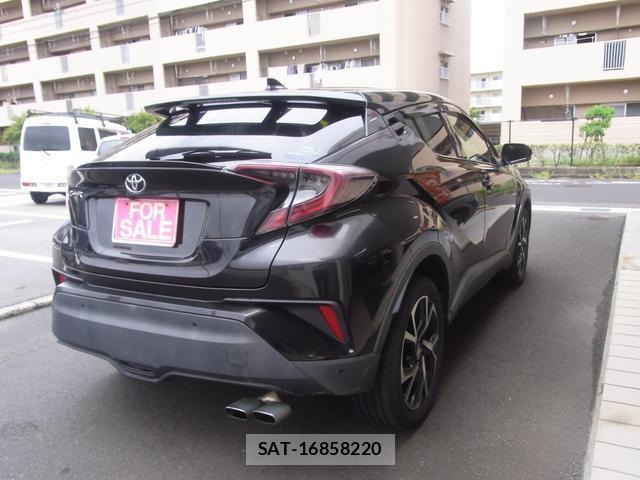 Toyota C-HR 2017-03 8812500-3