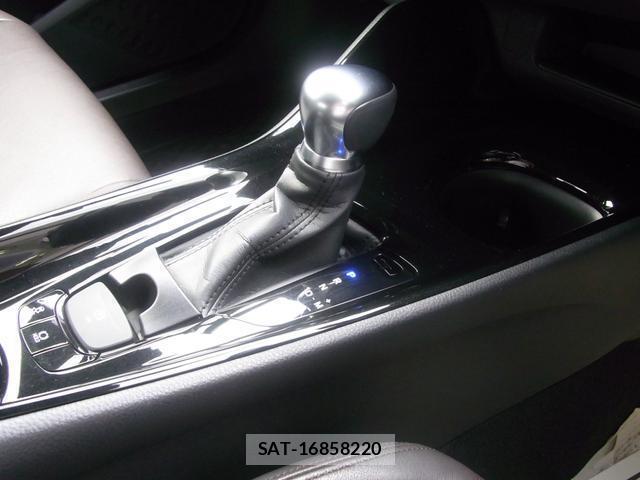 Toyota C-HR 2017-03 8812500-9