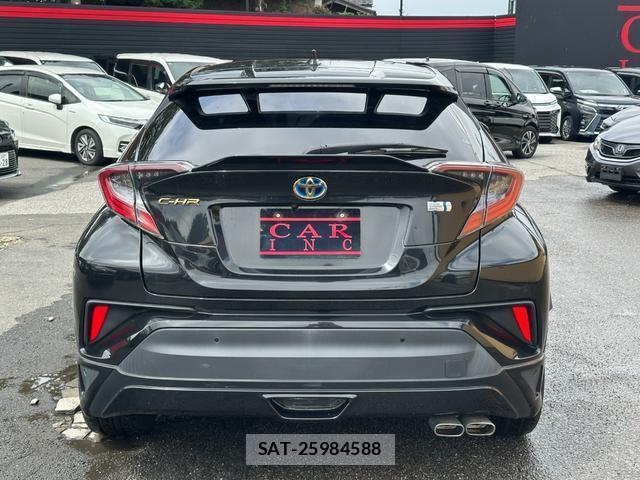 Toyota C-HR 2017-09 8812678-19