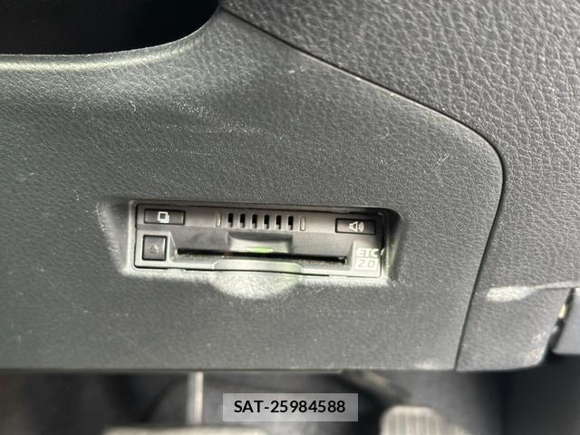 Toyota C-HR 2017-09 8812678-4