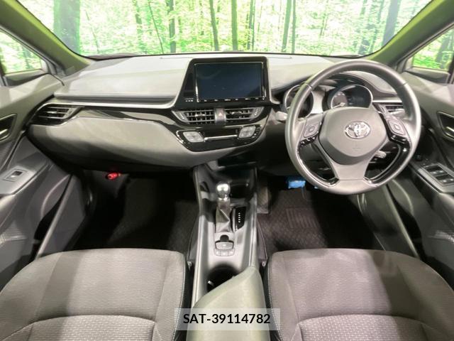 Toyota C-HR 2018-11 8812901-1