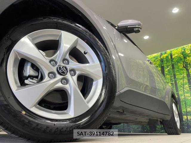 Toyota C-HR 2018-11 8812901-13