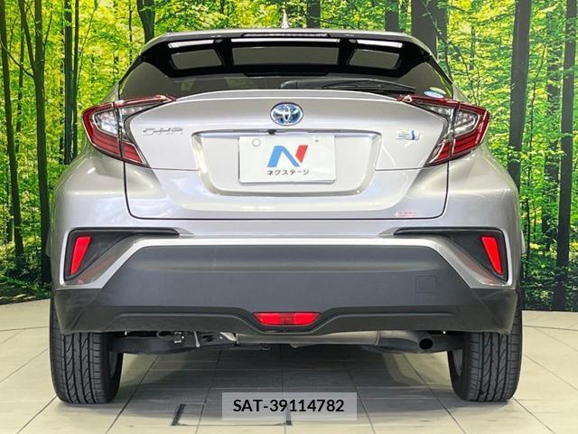 Toyota C-HR 2018-11 8812901-15