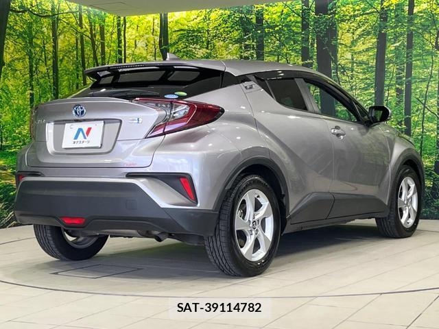 Toyota C-HR 2018-11 8812901-17