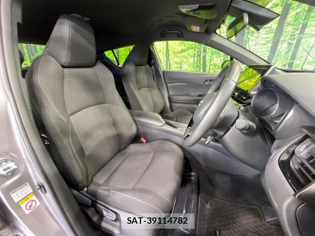 Toyota C-HR 2018-11 8812901-8