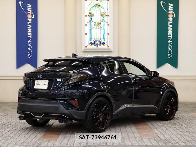 Toyota C-HR 2019-02 8812944-3