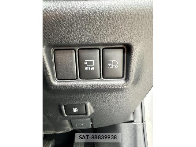 Toyota C-HR 2020-02 8813238-9