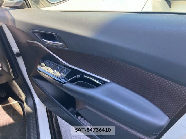 Toyota C-HR 2018-03 8813261-10