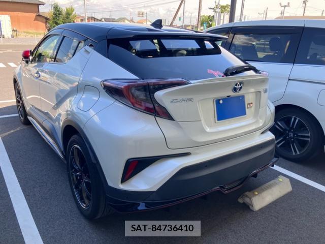 Toyota C-HR 2018-03 8813261-12